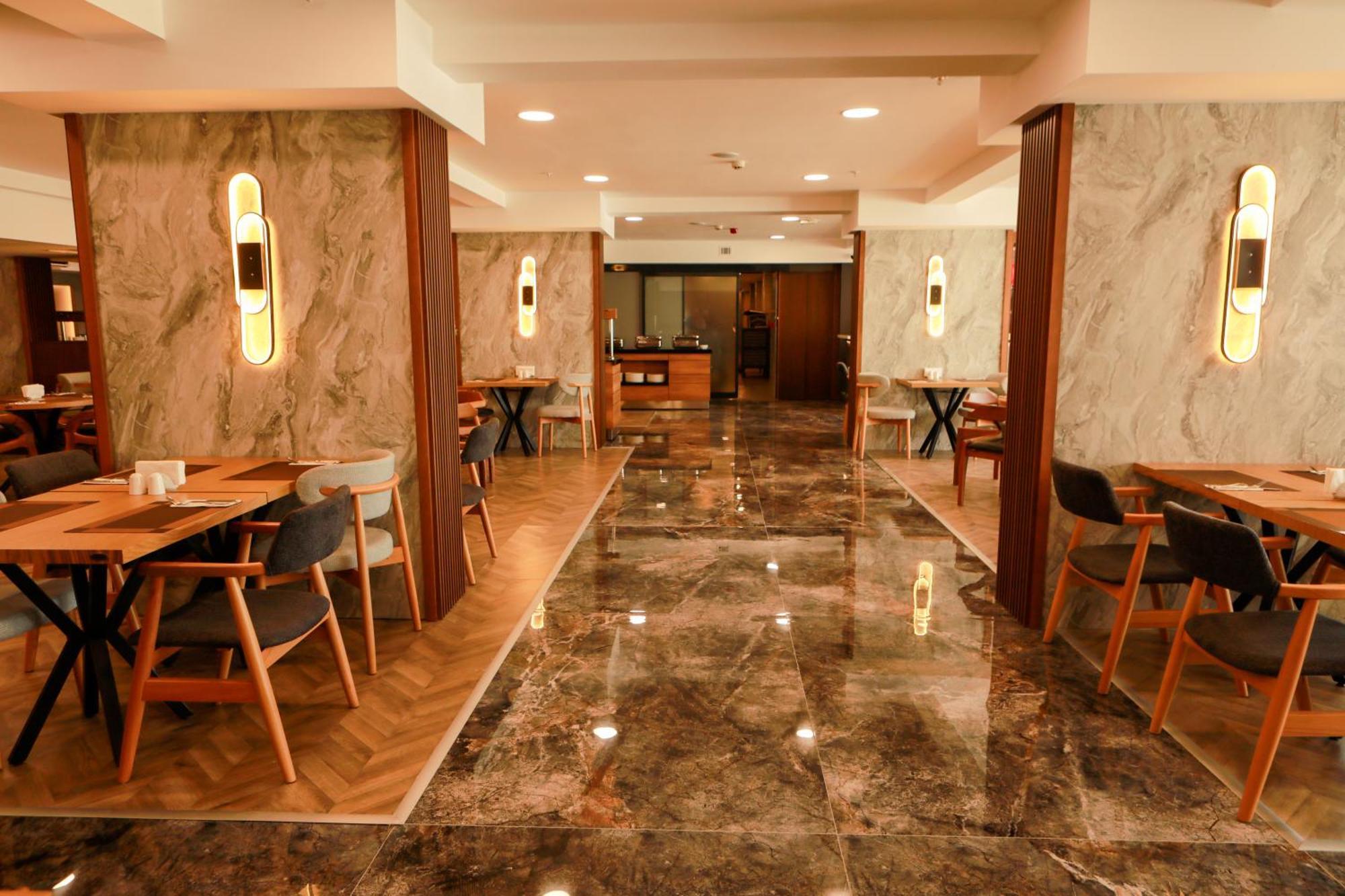 Ramada By Wyndham ดาลามาน ภายนอก รูปภาพ
