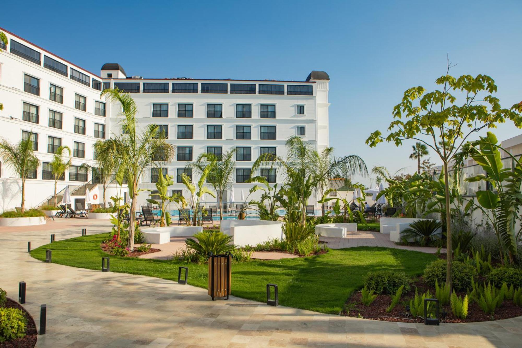 Ramada By Wyndham ดาลามาน ภายนอก รูปภาพ