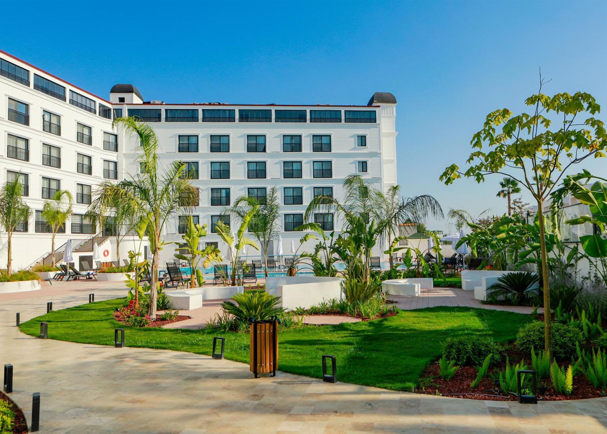 Ramada By Wyndham ดาลามาน ภายนอก รูปภาพ