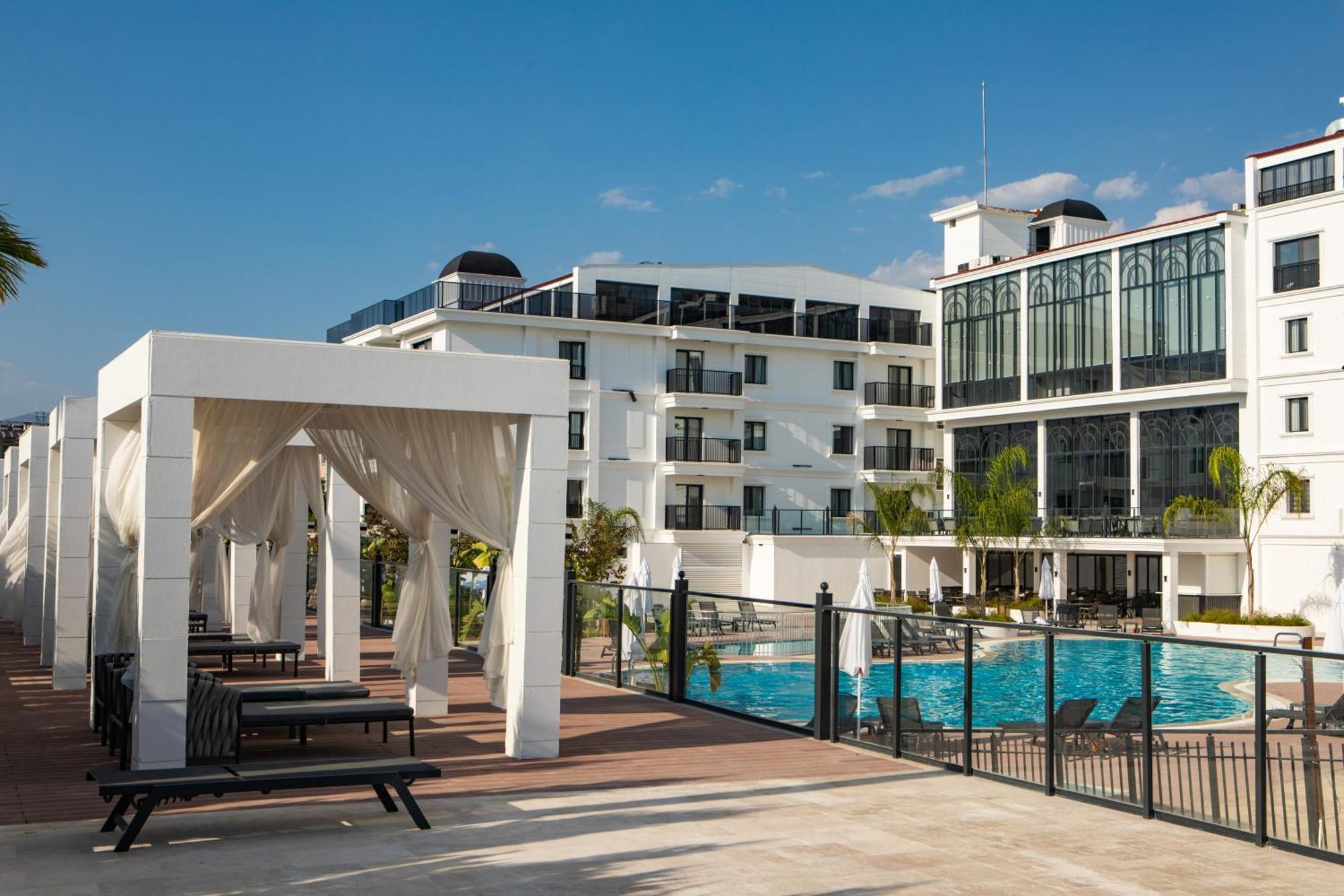 Ramada By Wyndham ดาลามาน ภายนอก รูปภาพ