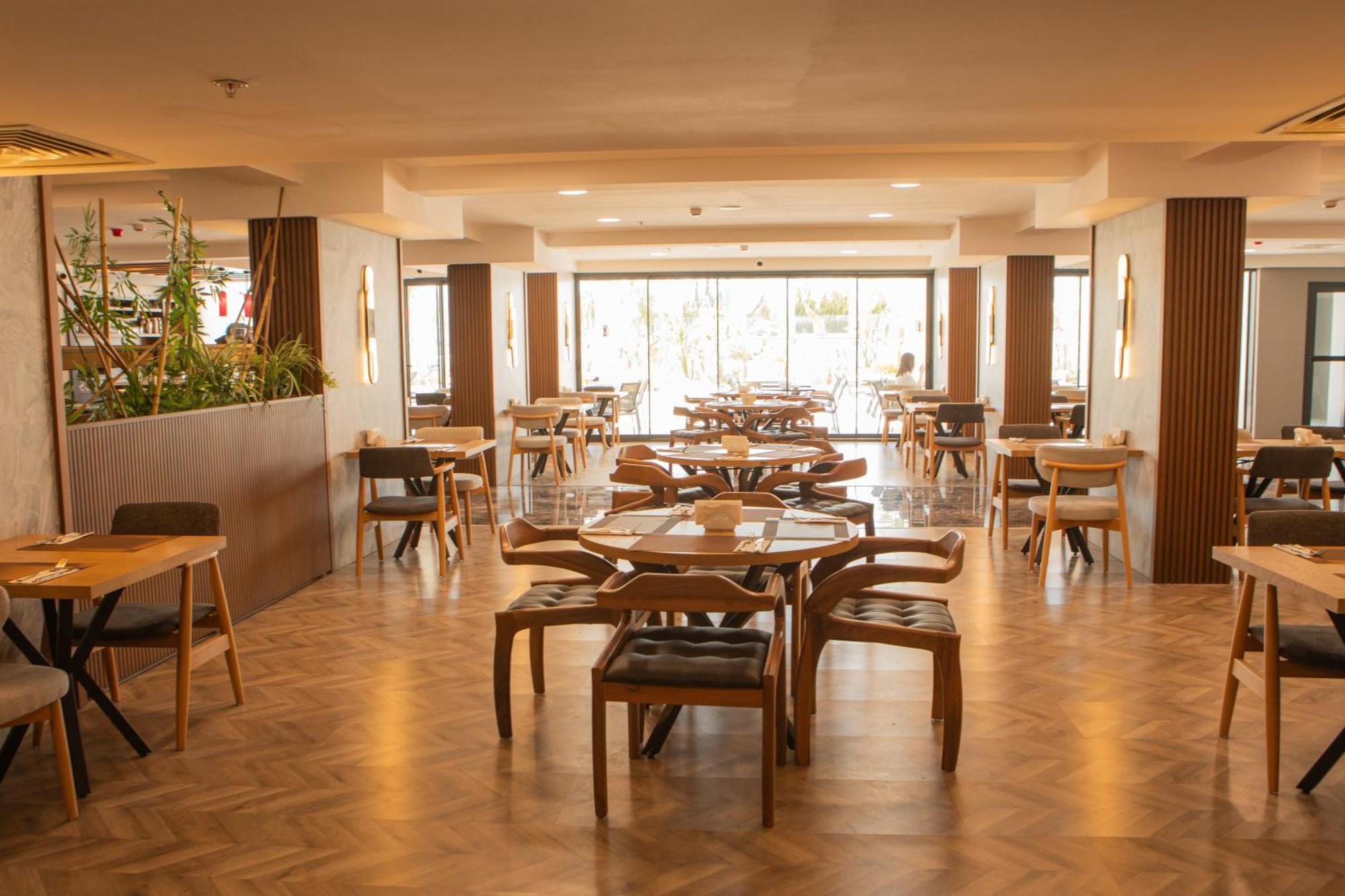 Ramada By Wyndham ดาลามาน ภายนอก รูปภาพ