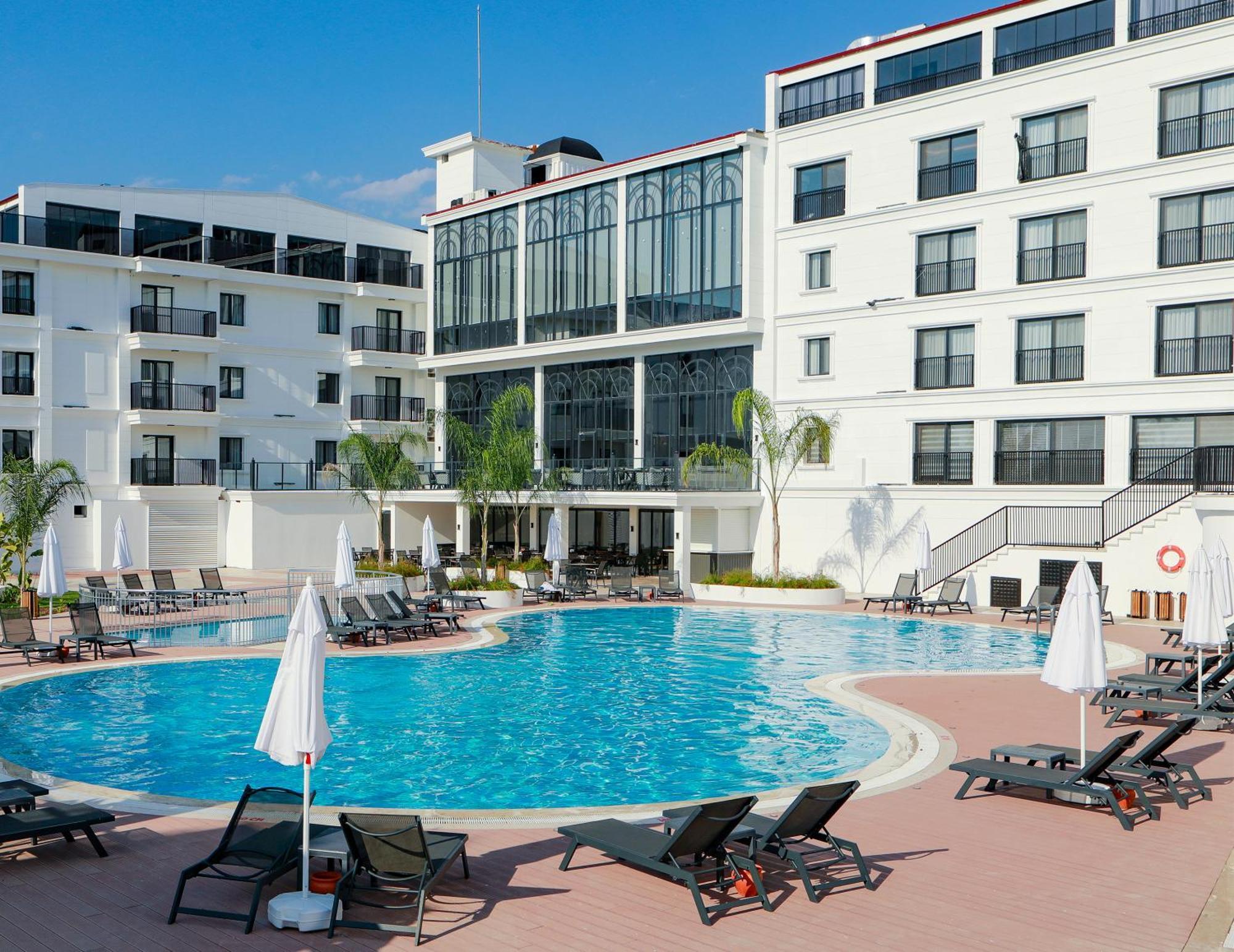 Ramada By Wyndham ดาลามาน ภายนอก รูปภาพ