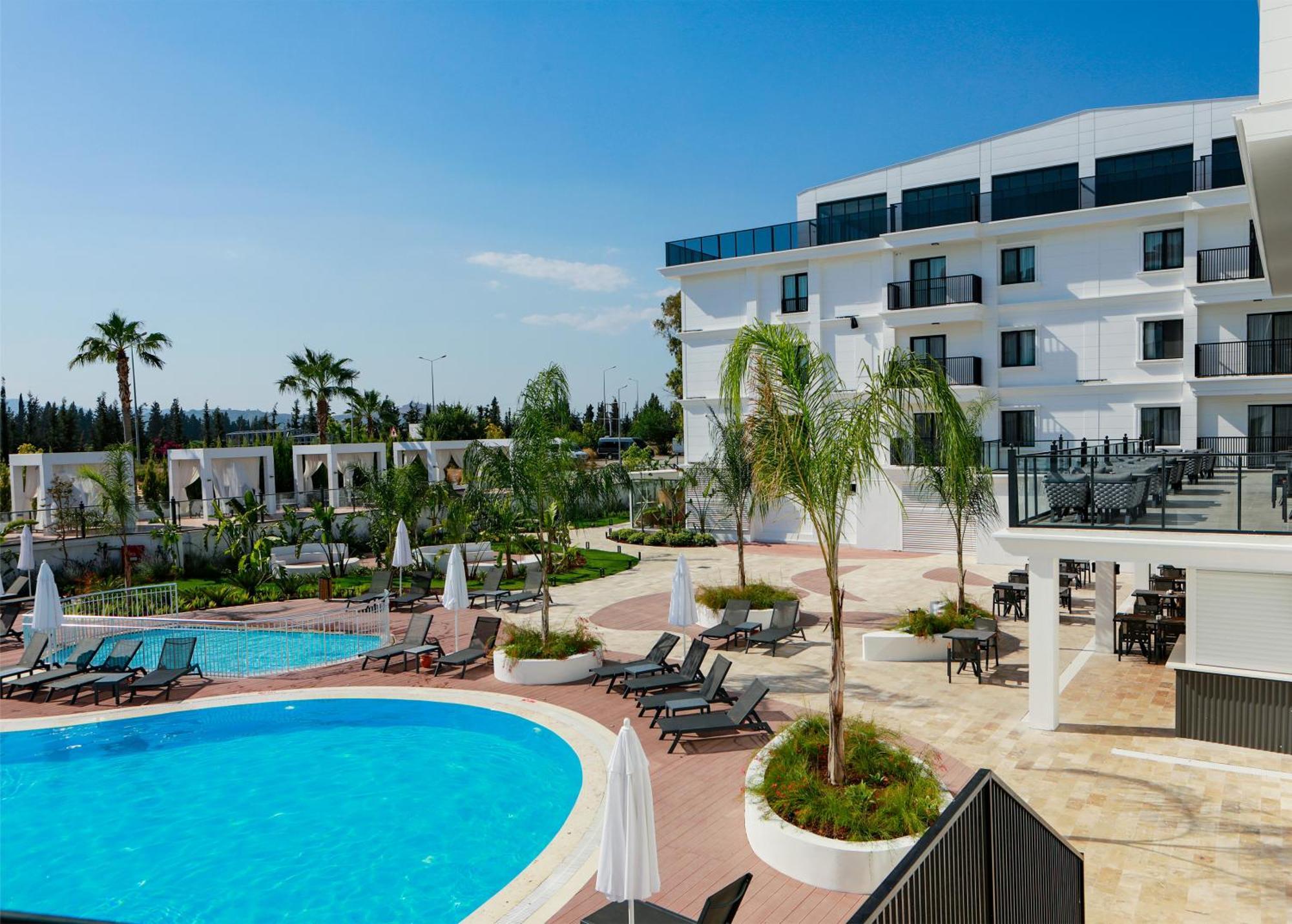 Ramada By Wyndham ดาลามาน ภายนอก รูปภาพ