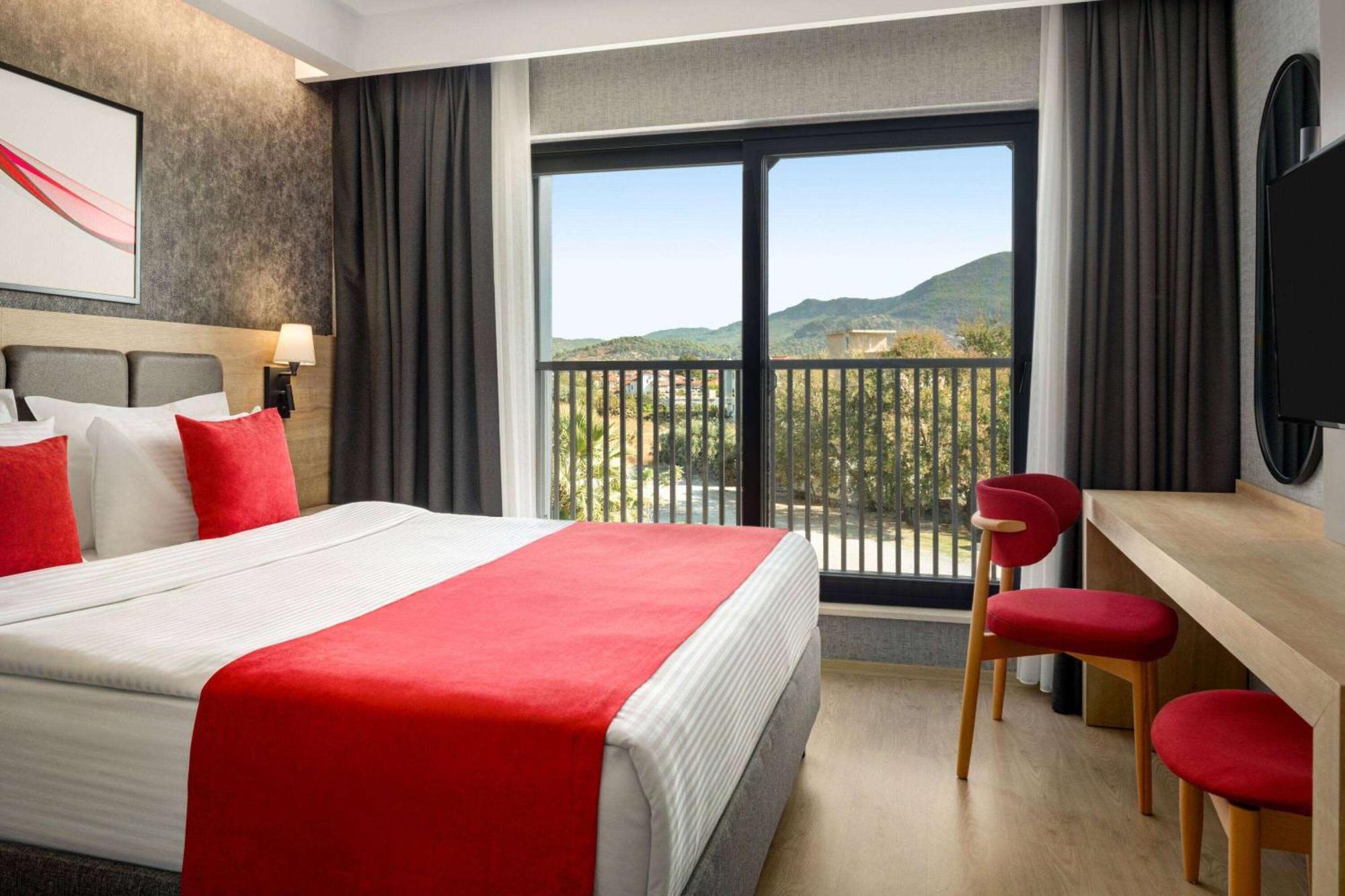 Ramada By Wyndham ดาลามาน ภายนอก รูปภาพ