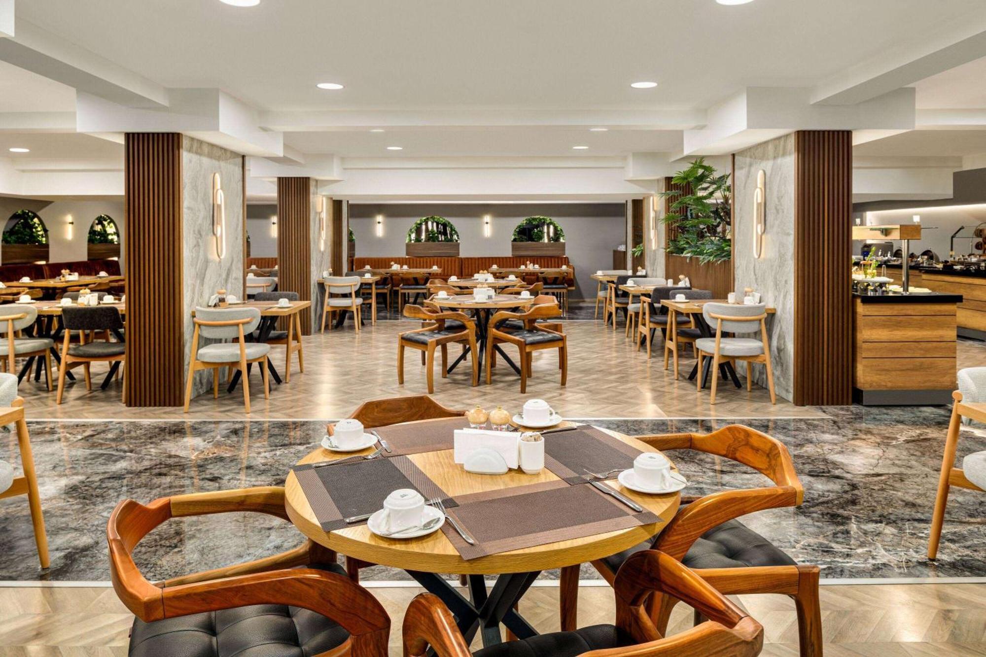 Ramada By Wyndham ดาลามาน ภายนอก รูปภาพ
