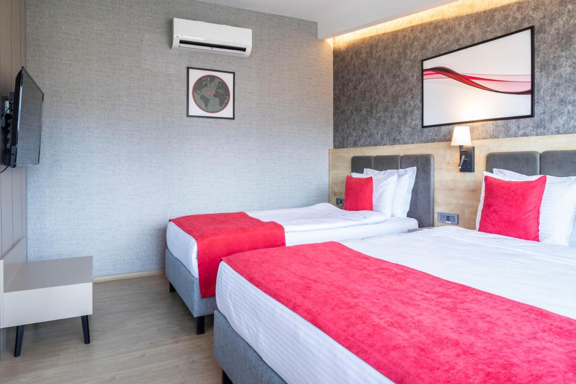 Ramada By Wyndham ดาลามาน ภายนอก รูปภาพ