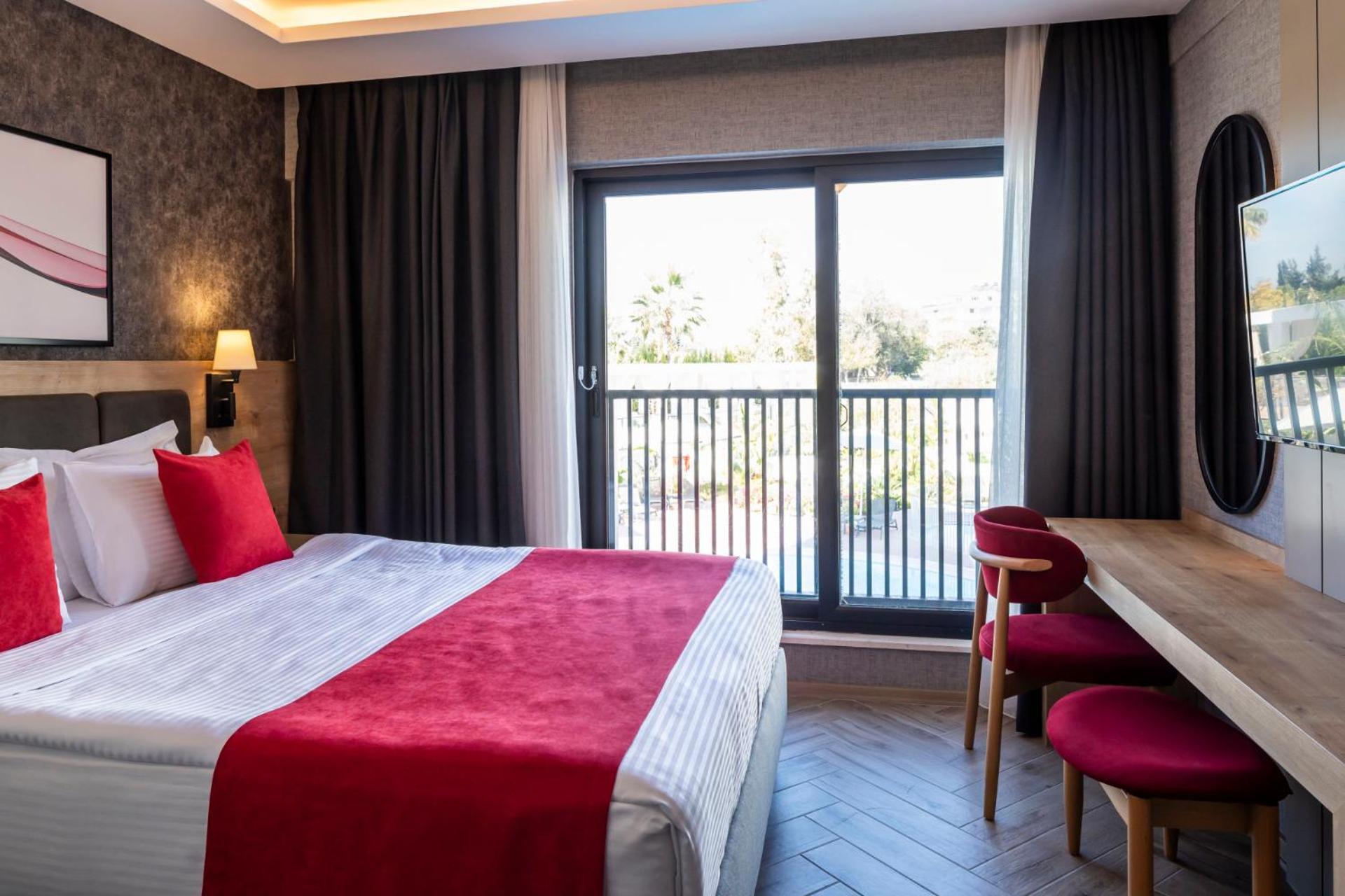 Ramada By Wyndham ดาลามาน ภายนอก รูปภาพ