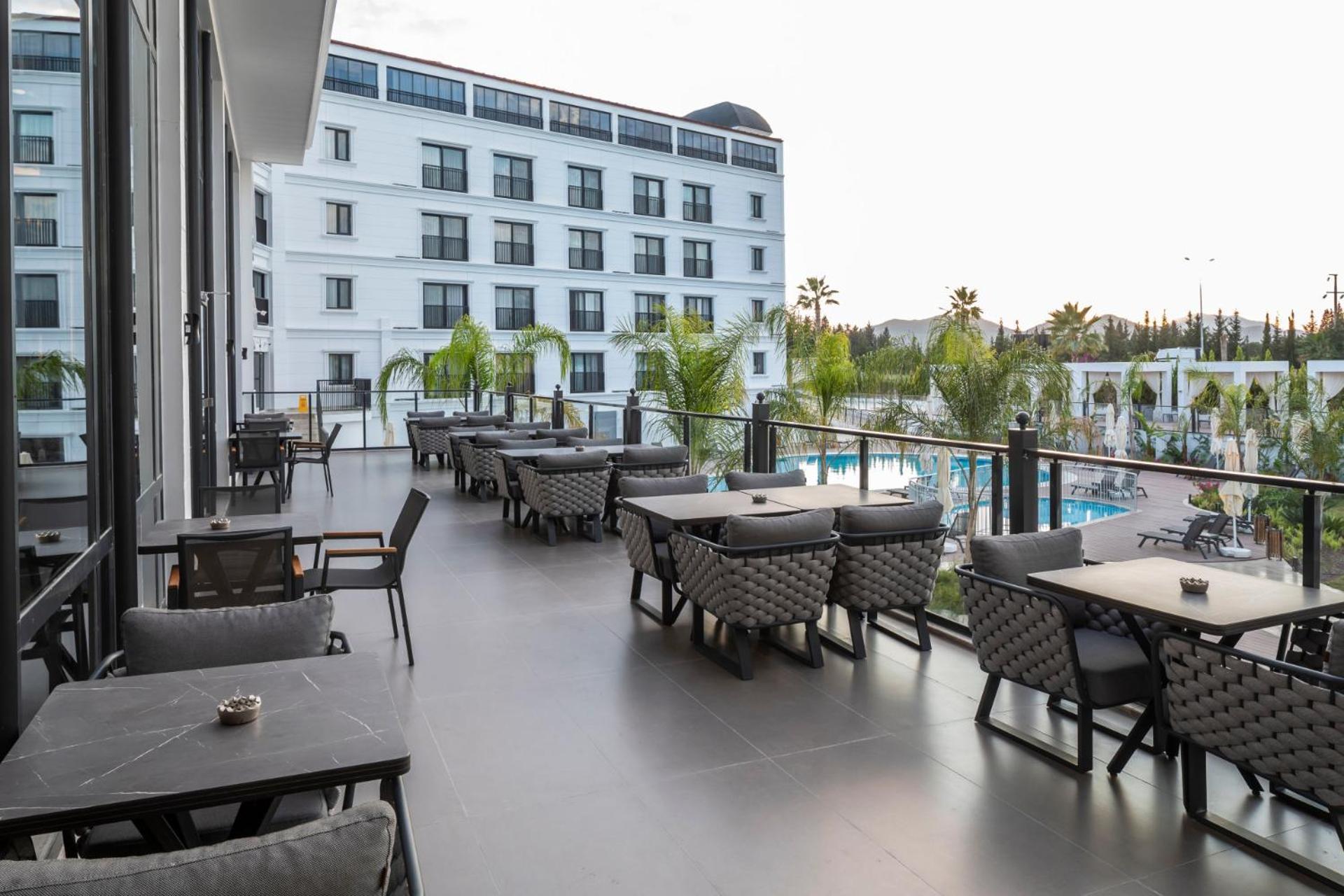 Ramada By Wyndham ดาลามาน ภายนอก รูปภาพ