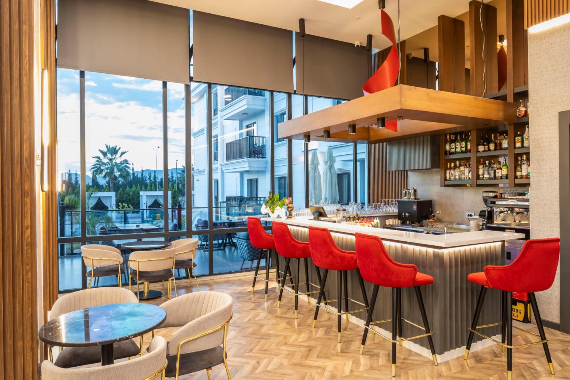Ramada By Wyndham ดาลามาน ภายนอก รูปภาพ