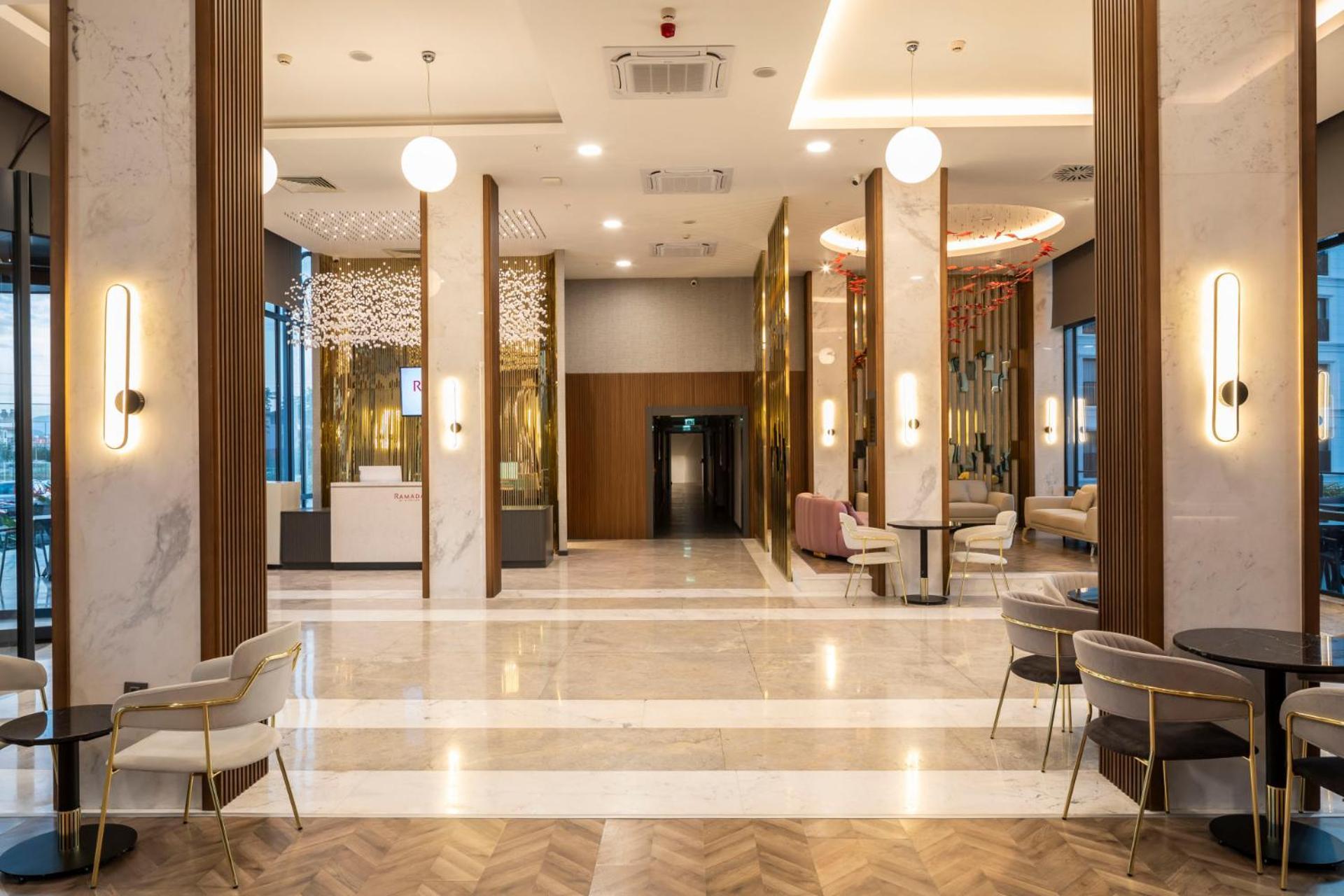 Ramada By Wyndham ดาลามาน ภายนอก รูปภาพ
