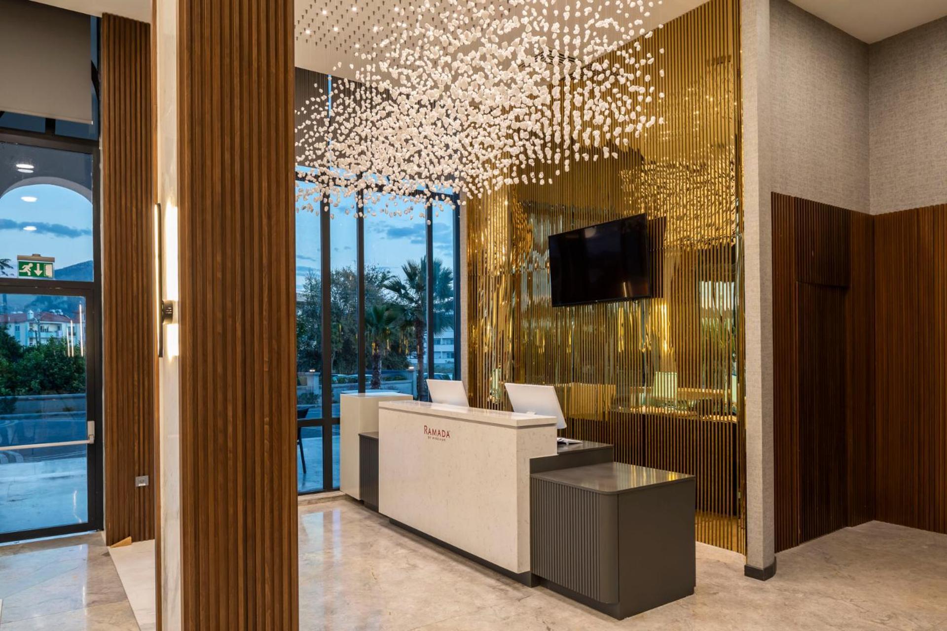 Ramada By Wyndham ดาลามาน ภายนอก รูปภาพ