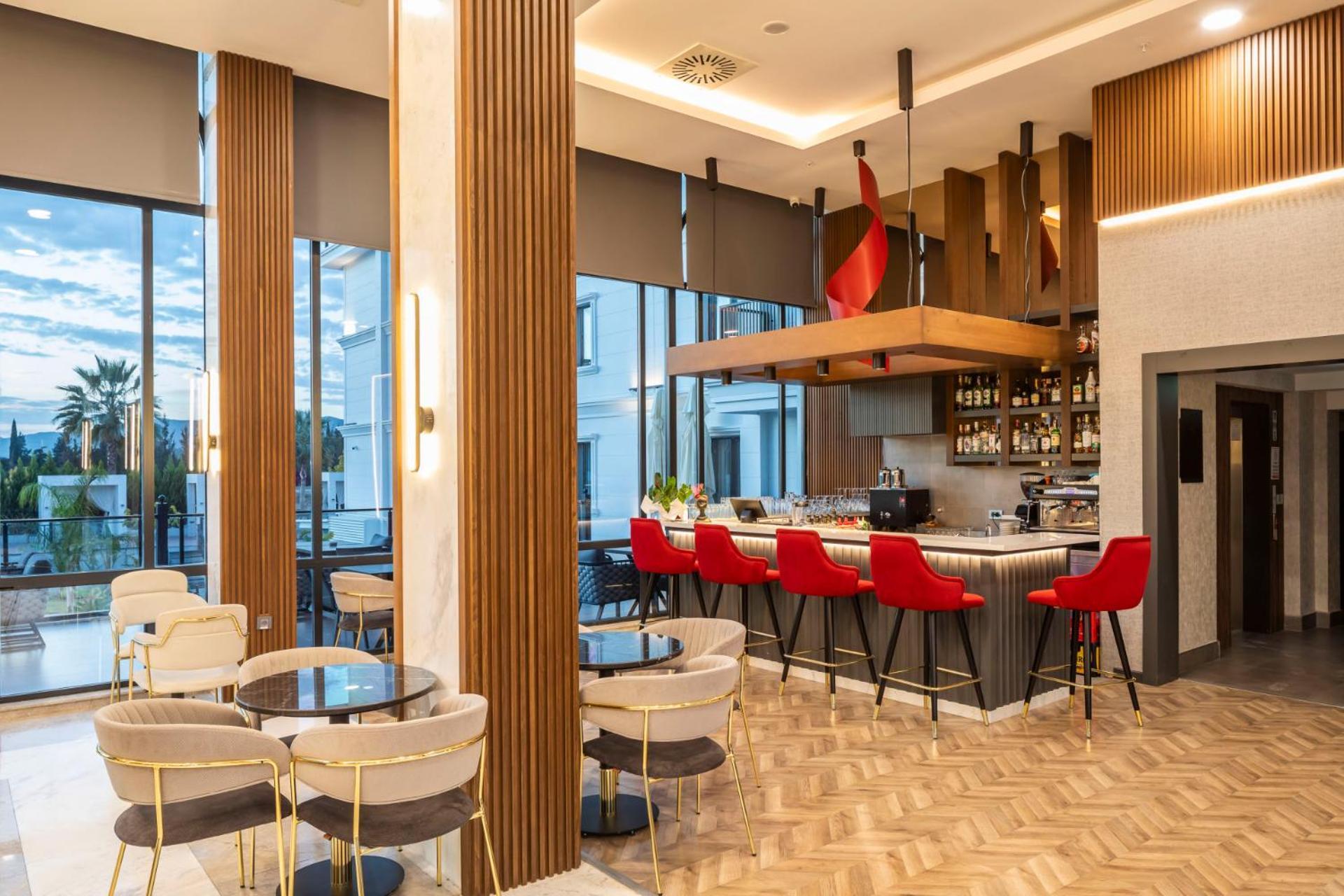Ramada By Wyndham ดาลามาน ภายนอก รูปภาพ